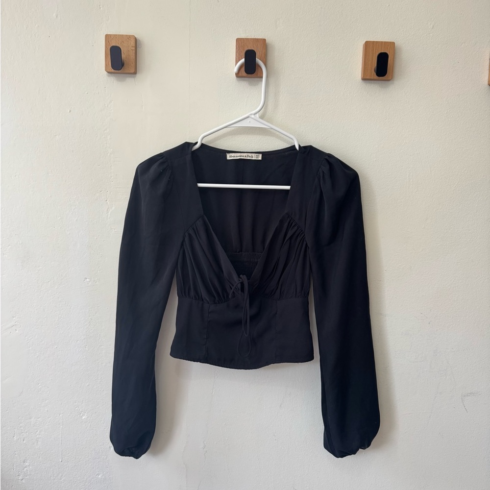 Abercrombie Plunge Vneck Tie Front Shirred Long Sleeve Crop Top